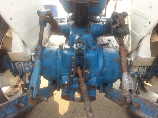 แทรกเตอร์ฟอร์ด T 6 พร้อมใบมีดดันหน้า...เล่มทะเบียนพร้อม