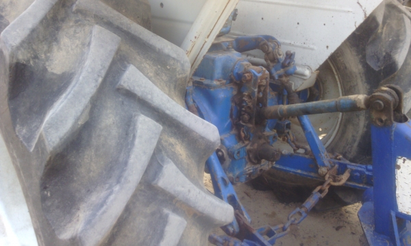 ราคาวันนี้ ขาย 265000 บาท ด่วน ๆ รถไถ FORD มาที่เดียวมีให้เลือก 2 คันครับ มีทะเบียน