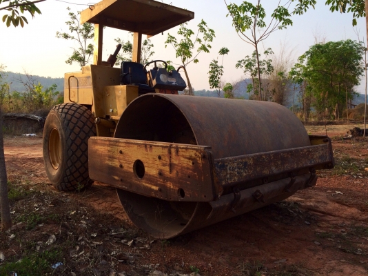 ขายดด่วน  รถบด10 ตัน2 เพลา   สภาพดี พร้อมใช้งาน เอกสารพร้อม