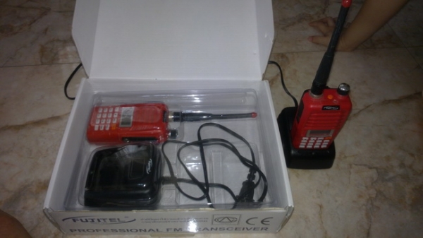 วิทยุสื่อสาร แดง(2500)