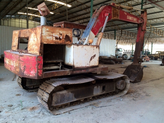 ขายด่วน  รถแบคโฮเล็ก ซูมิโตโม120 ใช้งานได้ตามปกติ