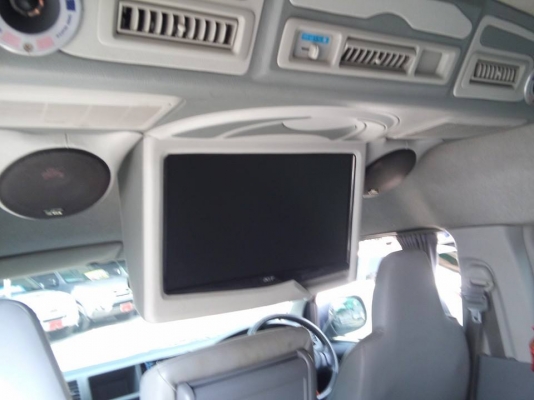 รถตู้ TOYOTA COMMUTER 2.5 ดีเชลล์ ปี 2009 เบาะหนัง ราคา 699,000 บาท โทร 0922726669 ตันหยงค่ะ