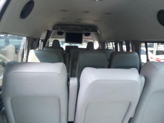 รถตู้ TOYOTA COMMUTER 2.5 ดีเชลล์ ปี 2009 เบาะหนัง ราคา 699,000 บาท โทร 0922726669 ตันหยงค่ะ