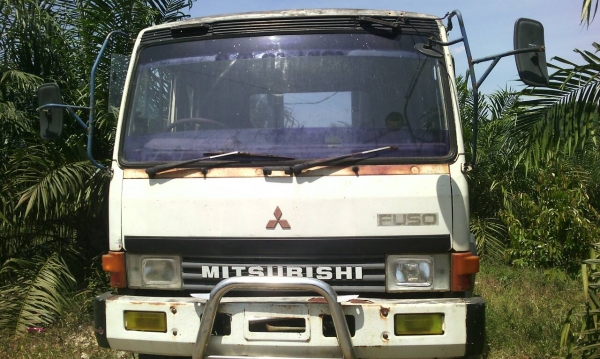 รถมิตซู 10 ล้อ  ท้ายลาด  FN527M - TD /  195 แรงม้า. ปี 37    สนใจติดต่อ  081 - 6079515