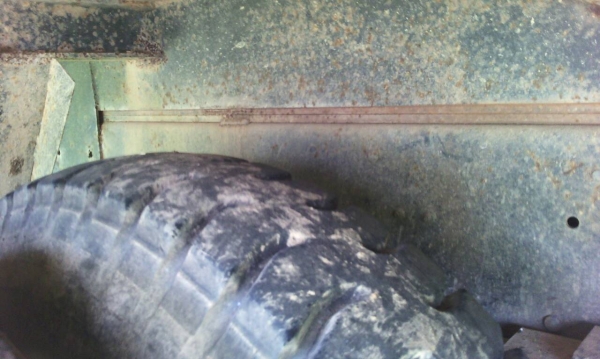 รถมิตซู 10 ล้อ  ท้ายลาด  FN527M - TD /  195 แรงม้า. ปี 37    สนใจติดต่อ  081 - 6079515