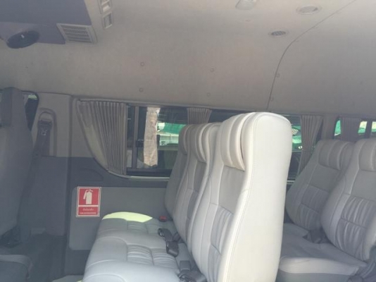 ใช้เงินออกรถ 70,000 บาทเท่านั้น กับรถตู้ TOYOTA COMMUTER ดีเซลล์ 2.5 cc ปี 2007 เบาะหนัง 4 แถว  สวยเต็มๆ ราคา 639,000 บาท โทร 0922726669  คุณตันหยง