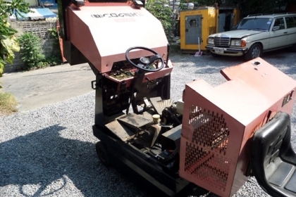 ขาย รถดูดฝุ่น-กวาดถนน ยี่ห้อ AMANO เครื่อง HONDA 11 แรง นำเข้าจากญี่ปุ่น มีไฮโดรลิคที่ตัวเก็บ สภาพพร้อมใช้ ราคา 98,000