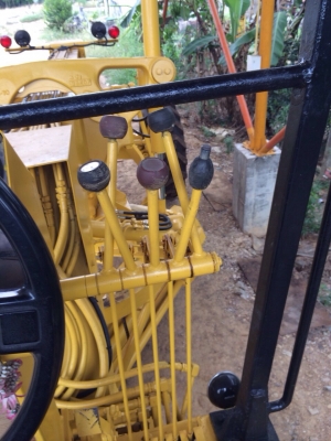 ขายรถเกรดKOMATSU-GD611-A-1รถทํางานได้6พันกว่าชั่วโมง