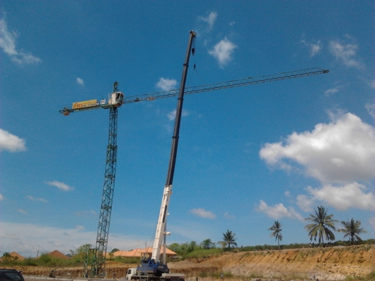 ขายทาวเวอร์เครน  4 ตัน สูง 35 เมตร แขนยาว 37 เมตร