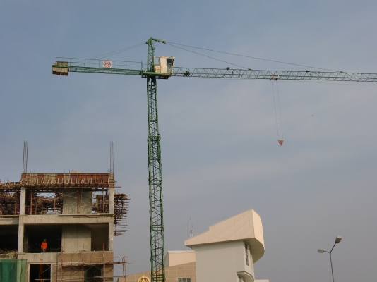 ขายทาวเวอร์เครน  4 ตัน สูง 35 เมตร แขนยาว 37 เมตร