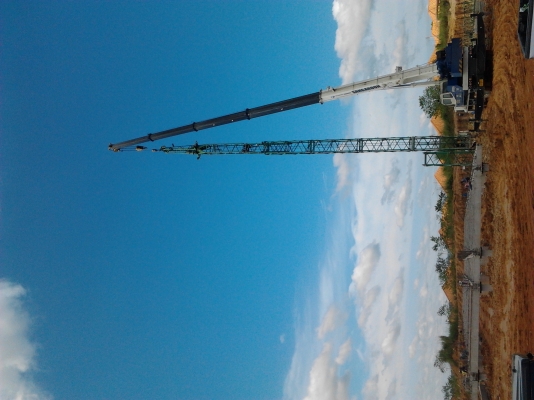 ขายทาวเวอร์เครน  4 ตัน สูง 35 เมตร แขนยาว 37 เมตร