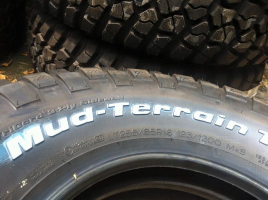 ขายยางใหม่ BF Goodrich Mud-terrain KM2 255 85 r16 ชุดสุดท้าย ขายยางใหม่ BF Goodrich Mud-terrain KM2 255 85 r16 ชุดสุดท้าย
