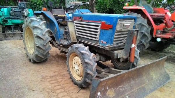ขายรถไถ ISEKI TL2700F 2เพลา พาวเวอร์ มีดันหน้า