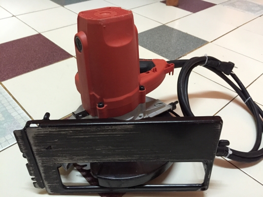 ขายเลื่อยวงเดือนผ่าไม้ขนาดใบ7"ยี่ห้อMaktecรุ่นMT583(1050W)สภาพสวยมาก ขายเลื่อยวงเดือนผ่าไม้ขนาดใบ7"ยี่ห้อMaktecรุ่นMT583(1050W)สภาพสวยมาก