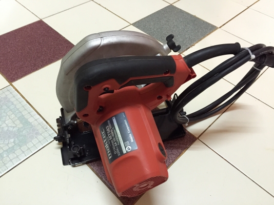 ขายเลื่อยวงเดือนผ่าไม้ขนาดใบ7"ยี่ห้อMaktecรุ่นMT583(1050W)สภาพสวยมาก ขายเลื่อยวงเดือนผ่าไม้ขนาดใบ7"ยี่ห้อMaktecรุ่นMT583(1050W)สภาพสวยมาก