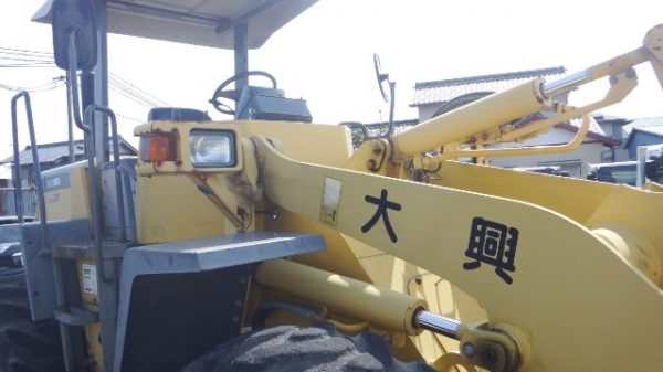 ตักล้อยาง WA100-3E #5**** 2244hr 1999yr Tel : 098-858-5524 สามภพ ครับ