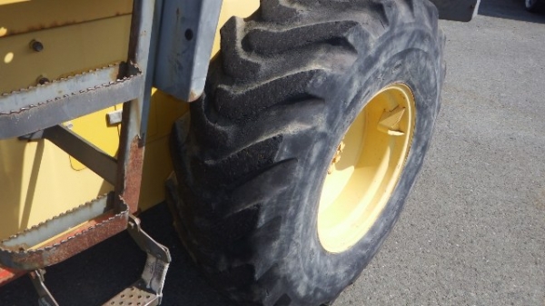 ตักล้อยาง WA100-3E #5**** 2244hr 1999yr Tel : 098-858-5524 สามภพ ครับ