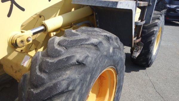 ตักล้อยาง WA100-3E #5**** 2244hr 1999yr Tel : 098-858-5524 สามภพ ครับ