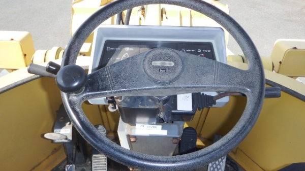 ตักล้อยาง WA100-3E #5**** 2244hr 1999yr Tel : 098-858-5524 สามภพ ครับ