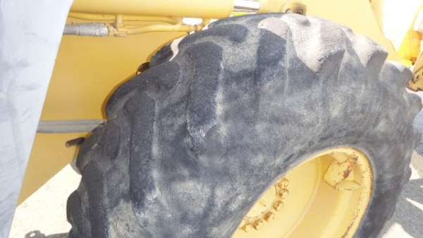 ตักล้อยาง WA100-3E #5**** 2244hr 1999yr Tel : 098-858-5524 สามภพ ครับ