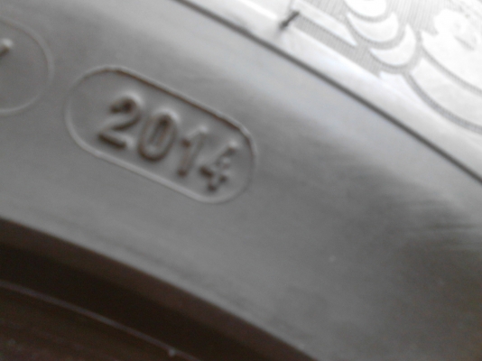 205/70R15 MICHELIN AGILIS    ชุด 4 เส้น TEL.081-427-3941