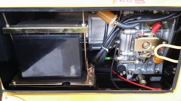 เครื่องปั่นไฟ GREENMAX5GF-LDE-3 สินค้ามือ 1 ปั่นไฟออก 380V, 220V., 12V. มีล้อในการเคลื่อนที่ ทำให้สะดวกในการเคลื่อนย้าย เครื่องปั่นไฟ GREENMAX5GF-LDE-3 สินค้ามือ 1 ปั่นไฟออก 380V, 220V., 12V. มีล้อในการเคลื่อนที่ ทำให้สะดวกในการเคลื่อนย้าย