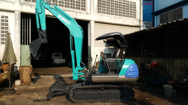 ขาย รถขุด KOBELCO รุ่น SK035 แทร็กเหล็ก มือสองญี่ปุ่น ขาย รถขุด KOBELCO รุ่น SK035 แทร็กเหล็ก มือสองญี่ปุ่น