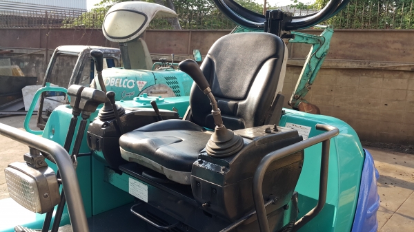 ขาย รถขุด KOBELCO รุ่น SK035 แทร็กเหล็ก มือสองญี่ปุ่น ขาย รถขุด KOBELCO รุ่น SK035 แทร็กเหล็ก มือสองญี่ปุ่น