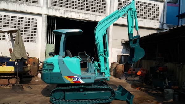 ขาย รถขุดเล็ก YANMAR รุ่น B37-2- ทำงานไว เทียบเท่า PC35 แทร็กเหล็ก มีไลน์ ใส่หัวกระแทกได้ สลักแน่น 100\% มือถือ/LINE ID: 0818753444