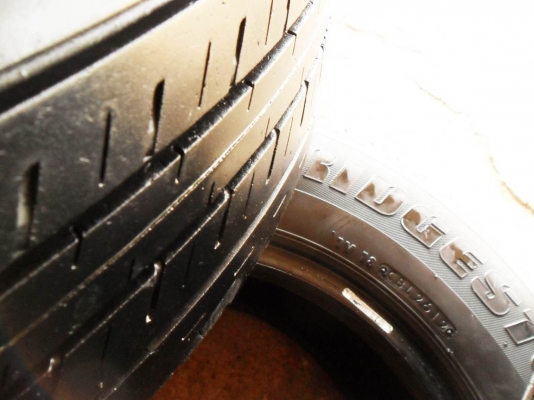 ยางกระบะขอบ15 บริดสโตน215-70-R15ลงพื้นปลายปี12(4เส้น2,600บ) ยางกระบะขอบ15 บริดสโตน215-70-R15ลงพื้นปลายปี12(4เส้น2,600บ)