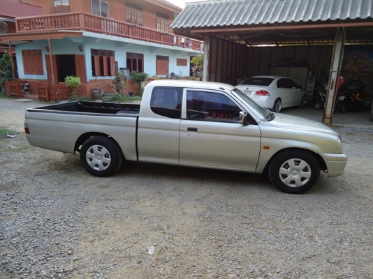 กระบะ  L 200     สตาด้า  2.8 แค็ป สนใจติดต่อ  089 5389447  และ 084 9028075