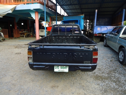 กระบะ  L 200  ไซโคลน   ตอนเดียว เครื่อง ดีเซล 2.5  แอร์เย็น