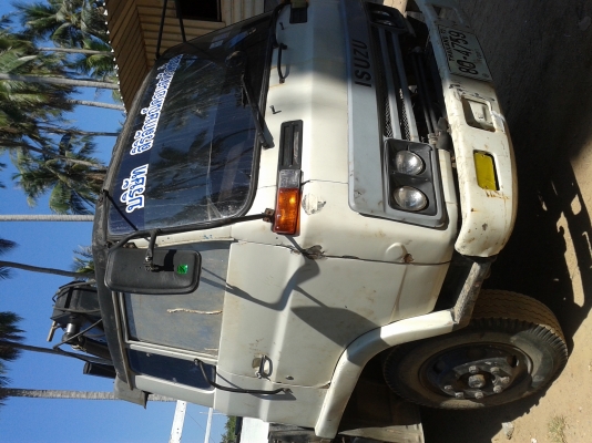 ขายหัวรถบรรทุก 6ล้อ ขายหัวรถบรรทุก 6ล้อ