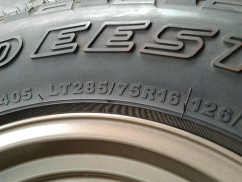 Deestone MT 285/75/16 ปี12 สภาพดีมาก สวยๆ 1ชุด Deestone MT 285/75/16 ปี12 สภาพดีมาก สวยๆ 1ชุด