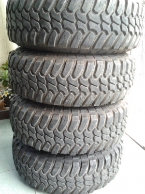 Deestone MT 285/75/16 ปี12 สภาพดีมาก สวยๆ 1ชุด Deestone MT 285/75/16 ปี12 สภาพดีมาก สวยๆ 1ชุด