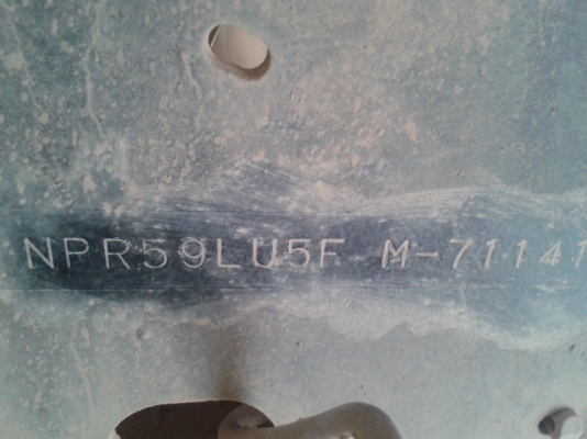 ขายดั้ม 5 คิว  ISUZU  NPR 115 แรง ปี 38  พวงมาลัย เพาว์เวอร์ เกียร์สั้น ในเทา