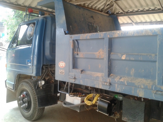 ขายดั้ม 5 คิว  ISUZU  NPR 115 แรง ปี 38  พวงมาลัย เพาว์เวอร์ เกียร์สั้น ในเทา