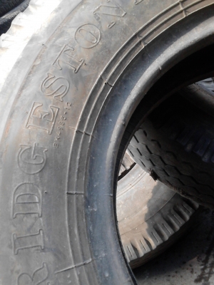 9.00-20 BRIDGE STONE  ยางรถบรรทุก  มี 4 เส้น   Tel.081-427-3941