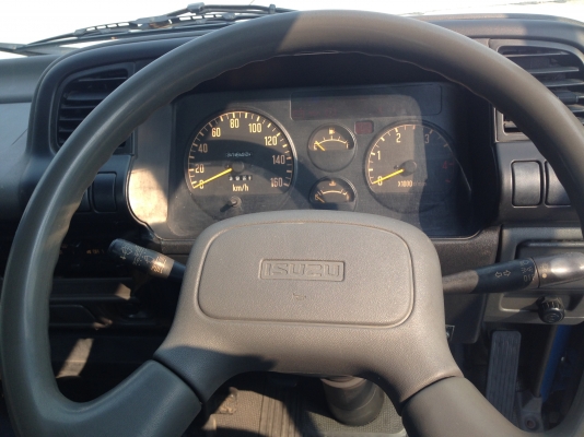 หัวเก๋ง ISUZU NKR การ์ตูน