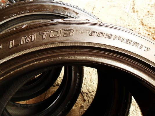 ยางขอบ17 ดันล็อป 205-45-R17ลงพื้นปี13(4เส้น2,900บ)ดอกหนา ยางขอบ17 ดันล็อป 205-45-R17ลงพื้นปี13(4เส้น2,900บ)ดอกหนา