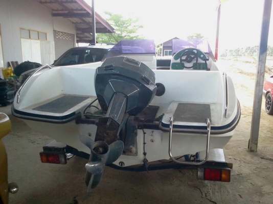 ขายเรือเร็วพร้อมเทรนเลอร์และอุปกรณ์ทุกอย่าง