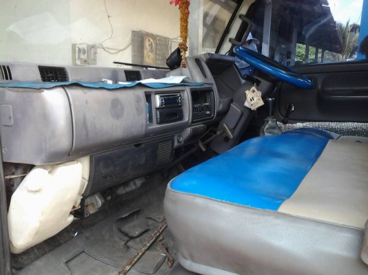 ขาย รถบรรทุก 4 ล้อ Nissan