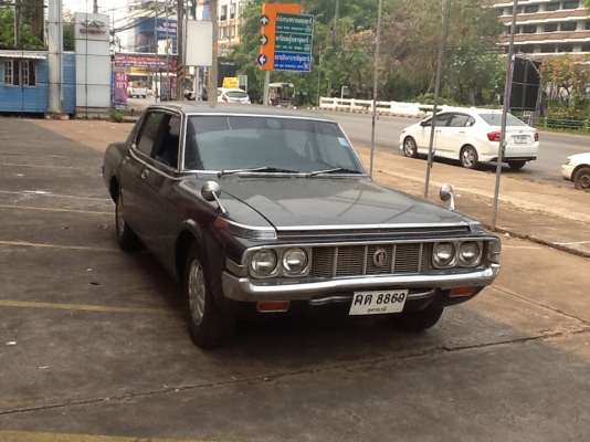 ขายครับtoyotacrowรถบ้านเครื่องดีเยี่ยมแอร์หนาวเกียร์คอผุนิดตามรูปยางดี4เส้นภาษีเต็มเอกสารพร้อโอน