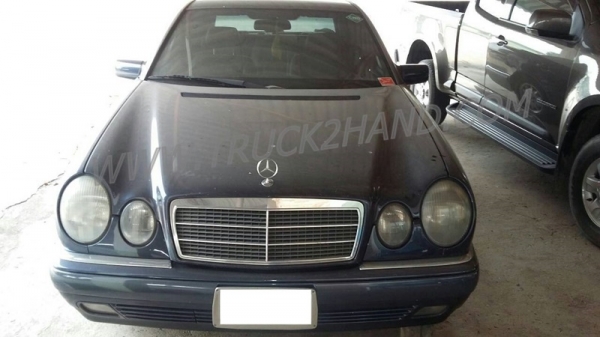 รถเก๋ง ยี่ห้อ BENZ แบบ E 200 CL  ใช้เชื้อเพลิง เบนซิน และ ก๊าซ NGV