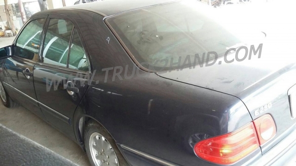 รถเก๋ง ยี่ห้อ BENZ แบบ E 200 CL  ใช้เชื้อเพลิง เบนซิน และ ก๊าซ NGV