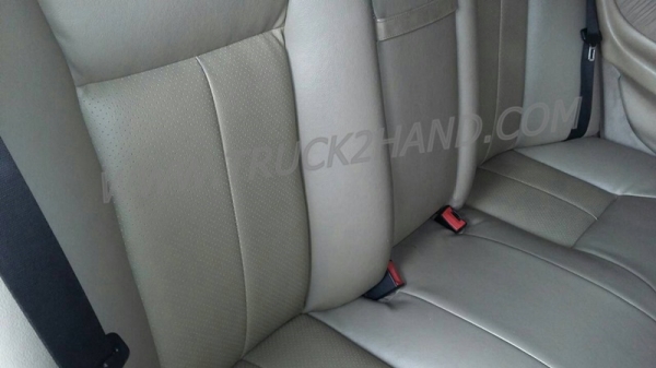 รถเก๋ง ยี่ห้อ BENZ แบบ E 200 CL  ใช้เชื้อเพลิง เบนซิน และ ก๊าซ NGV