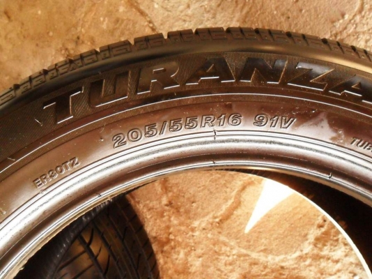 ยางขอบ16 บริดสโตน 205-55-R16ลงพื้นปลายปี13(4เส้น3,900บ)ดอกหนามาก95\%
