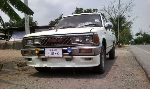 ขายnissan720 สี่ประตู59000