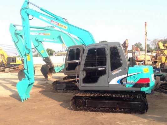 ขายSK60-3สภาพพร้อมใช้ บูมยาว ไฟฟ้าครบ สนใจติดต่อ บอย085-156-2314