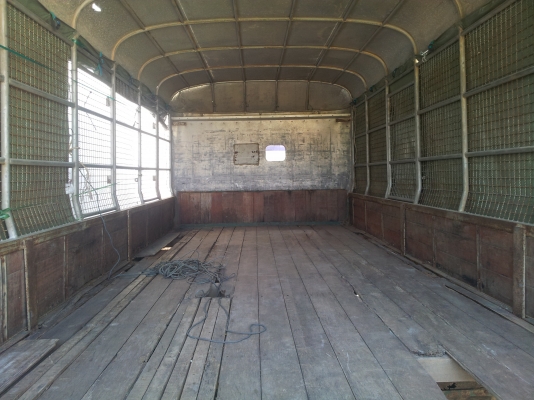 ขายครับกระบะNQRยาว5.5เมตรพร้อมยกลงใส่ได้เลยพื้นไม้ขาดบางแผ่น